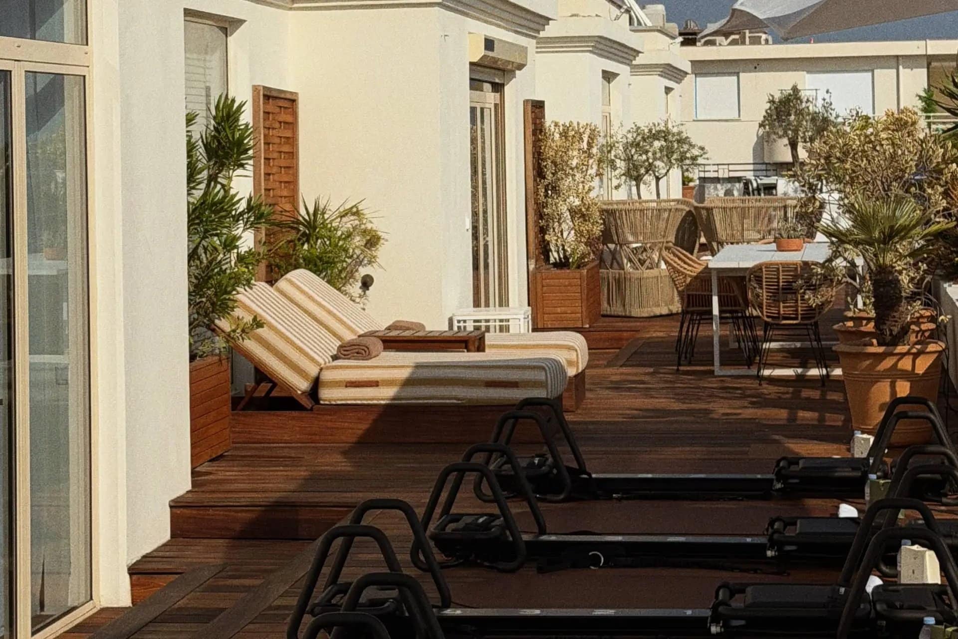 MICRO by The Fix brings sunrise movement and sound healing to Hôtel Martinez Cannes