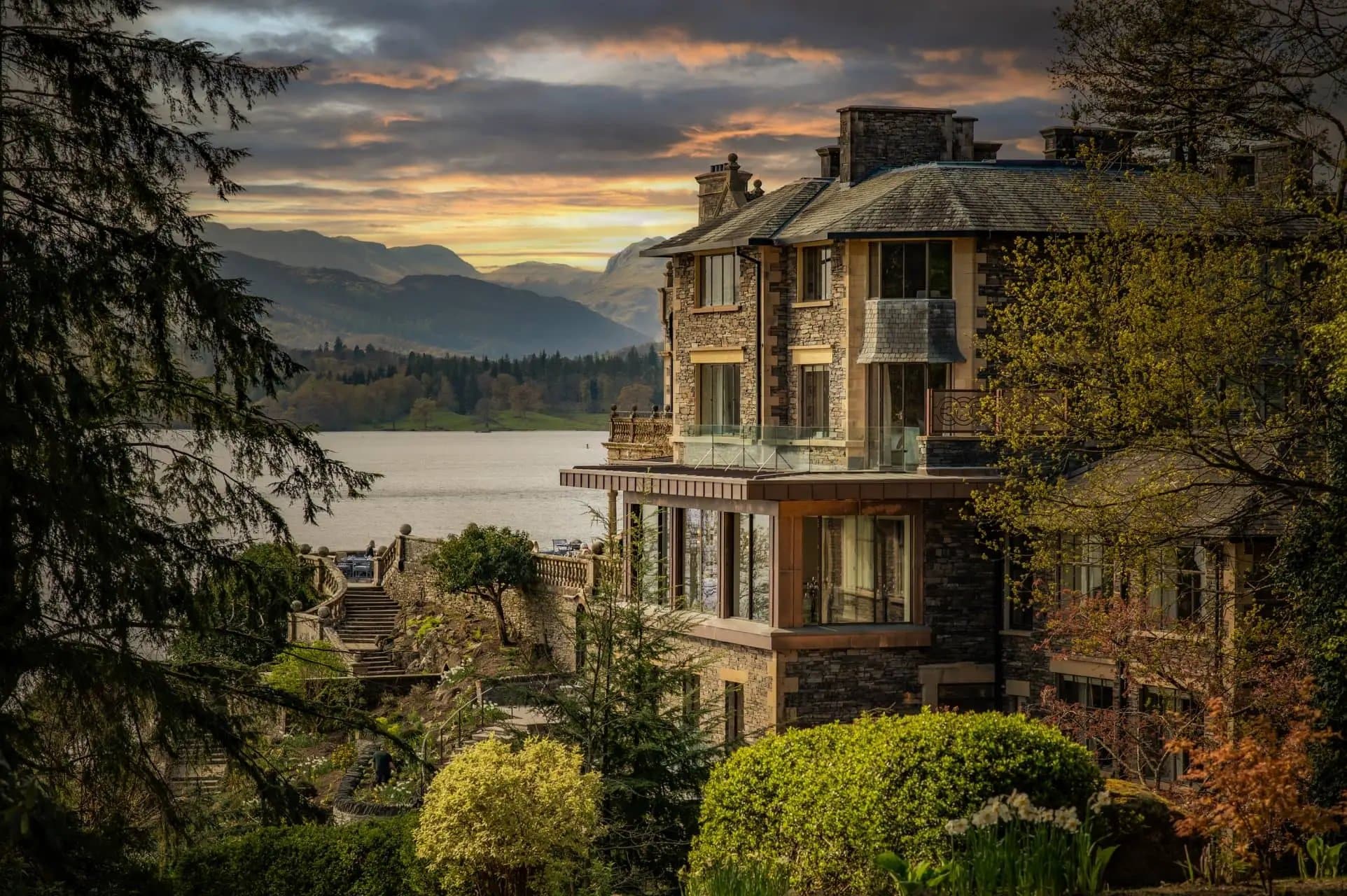 Langdale Chase gains AA Inspectors’ Choice 5 Red Stars after lakeside restoration